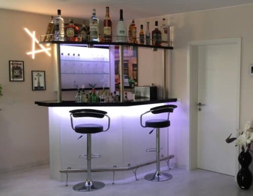 Hausbar Clearlight mit Flaschenbord Variante Rechts